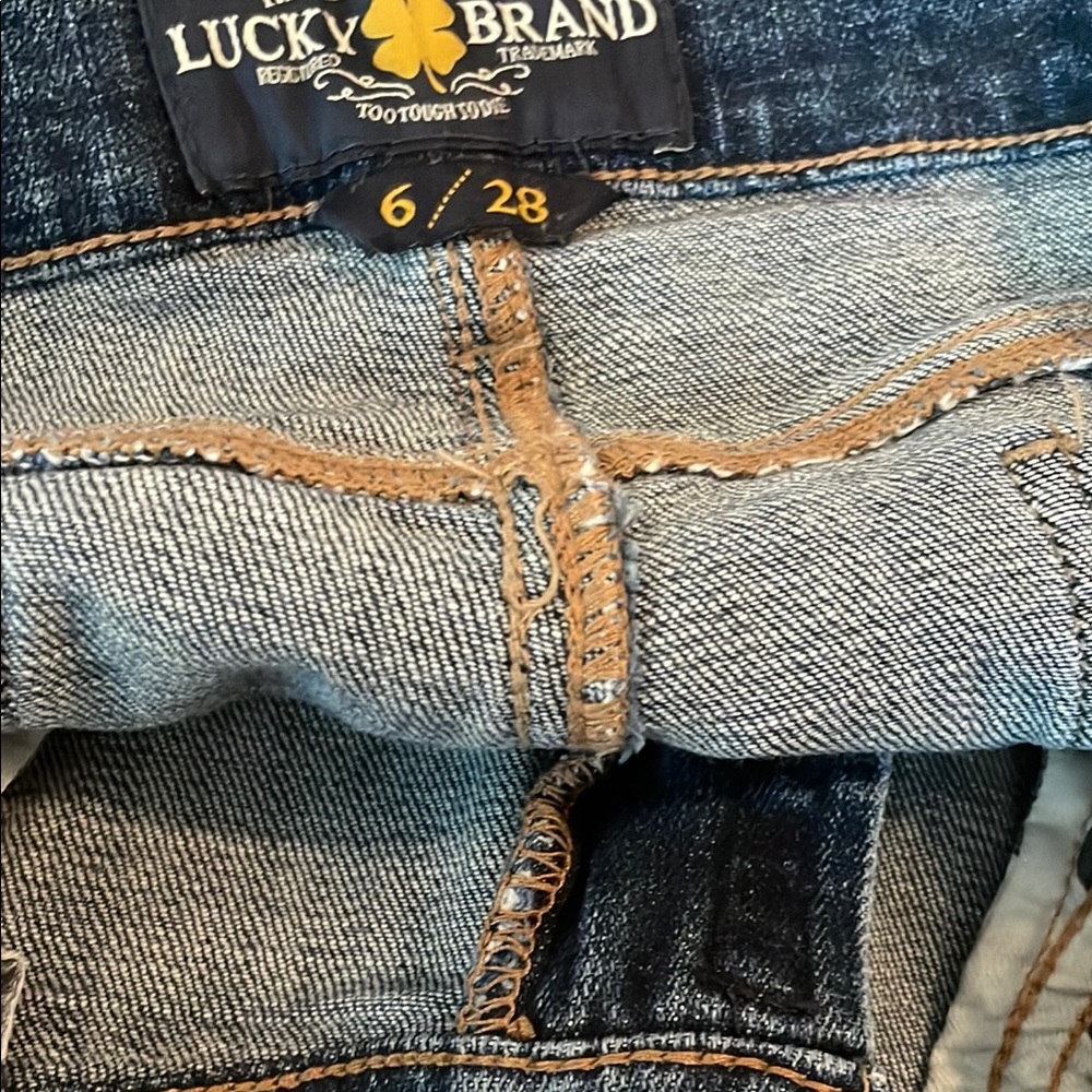 LUCKY JEANS!! Perfect for summer! Light weight and cropped - Picture 13 of 16